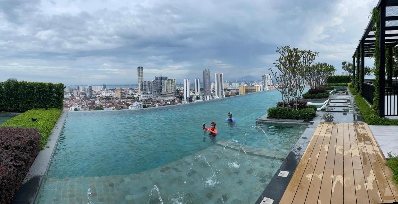 13 Beacon Executive Suites #Rooftoppool #Luxurysuites George Town Exterior photo